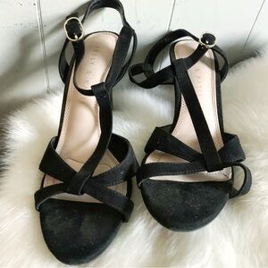 KELLY & KATIE Black Faux Suede Strappy Heel 6.5